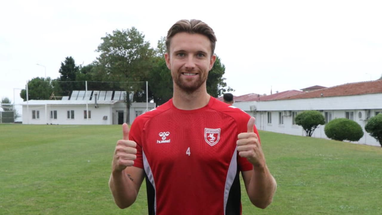 Samsunsporlu Elliot Watt'tan Türkçe Açıklaması ve Taraftardan Özür