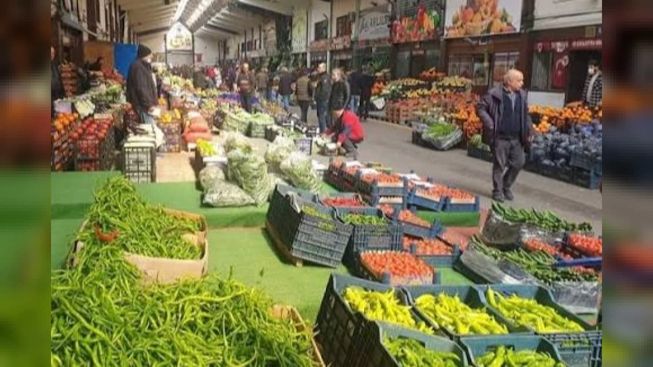 Ankara'da Yaş Sebze ve Meyve Fahiş Fiyat Operasyonunda 40 Tutuklama