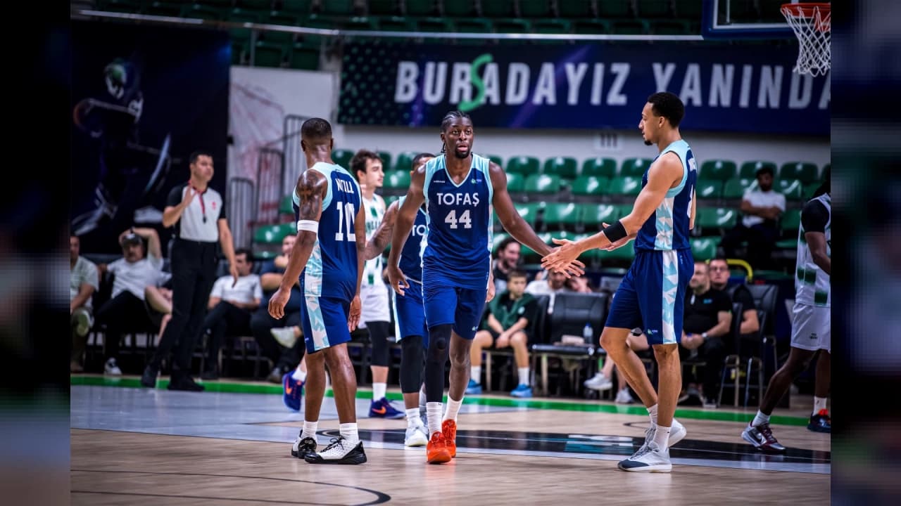 Cevat Soydaş Basketbol Turnuvası'nda Finalin Adı Koyuldu: TOFAŞ ve Galatasaray Karşı Karşıya Geliyor