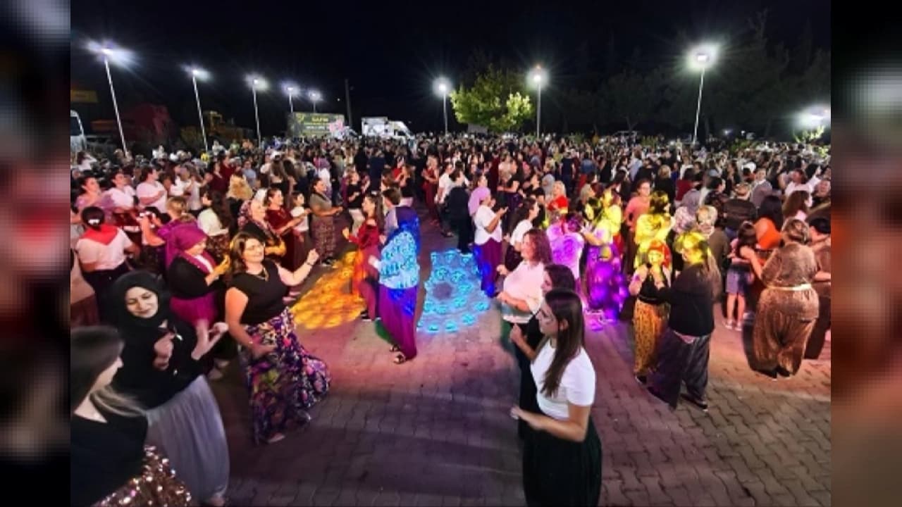 Edirne Keşan'da İlk "Şalvar Gecesi"ne 2 Bin Kadın Akın Etti