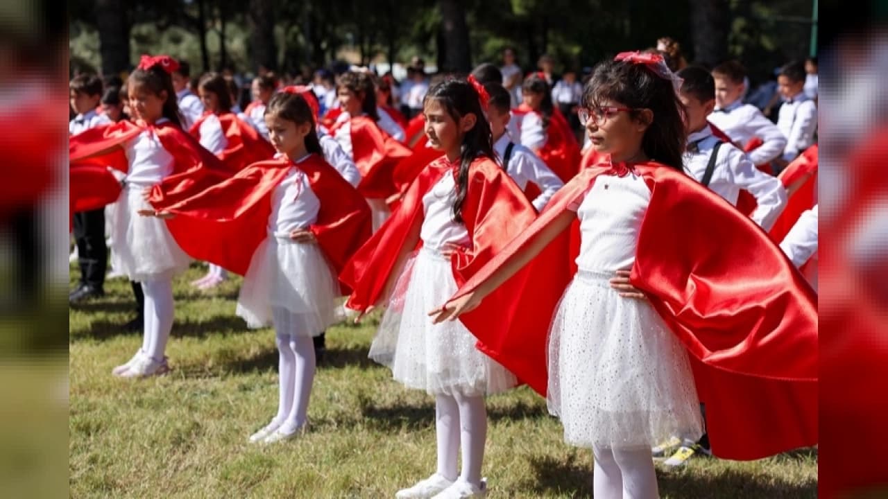 İzmir Aliağa’da İlköğretim Haftası Coşkusu: 2026-2027 Sezonu Başladı