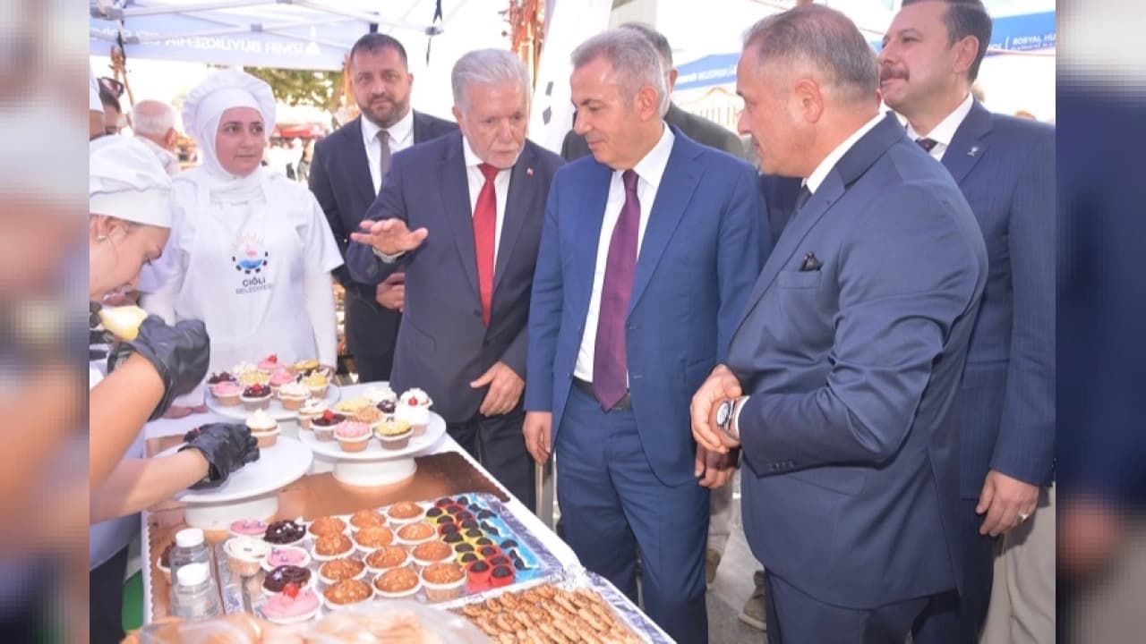 İzmir'de 39. Ahilik Haftası Karnaval Havasında Kutlandı