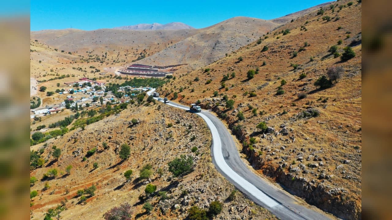Malatya’da 55 Kilometrelik Kırsal Grup Yolunda Asfalt Seferberliği