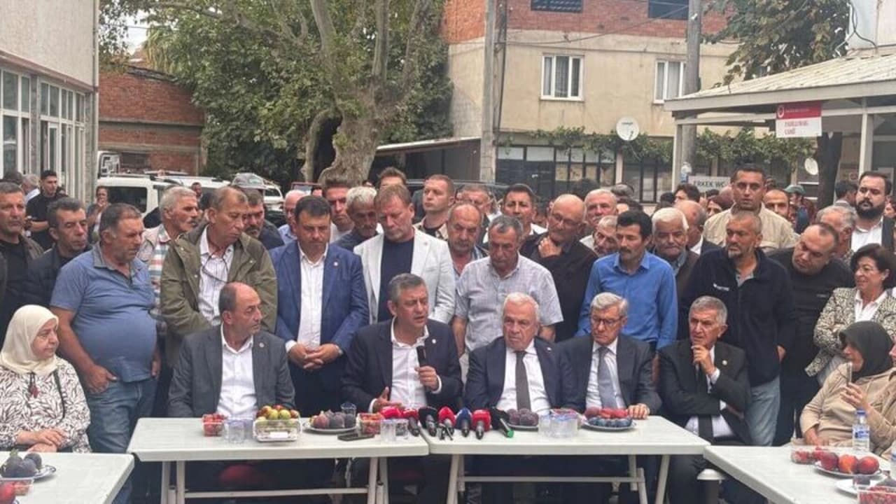 Özgür Özel'den Bursa Çıkarması: Parti İsmi Tartışmalarına Net Nokta