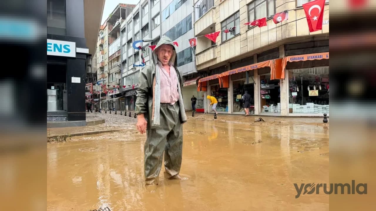 Rize Pazar'da Sağanak Su ve Çamura Yol Açtı: Temizlik Seferberliği Başlatıldı