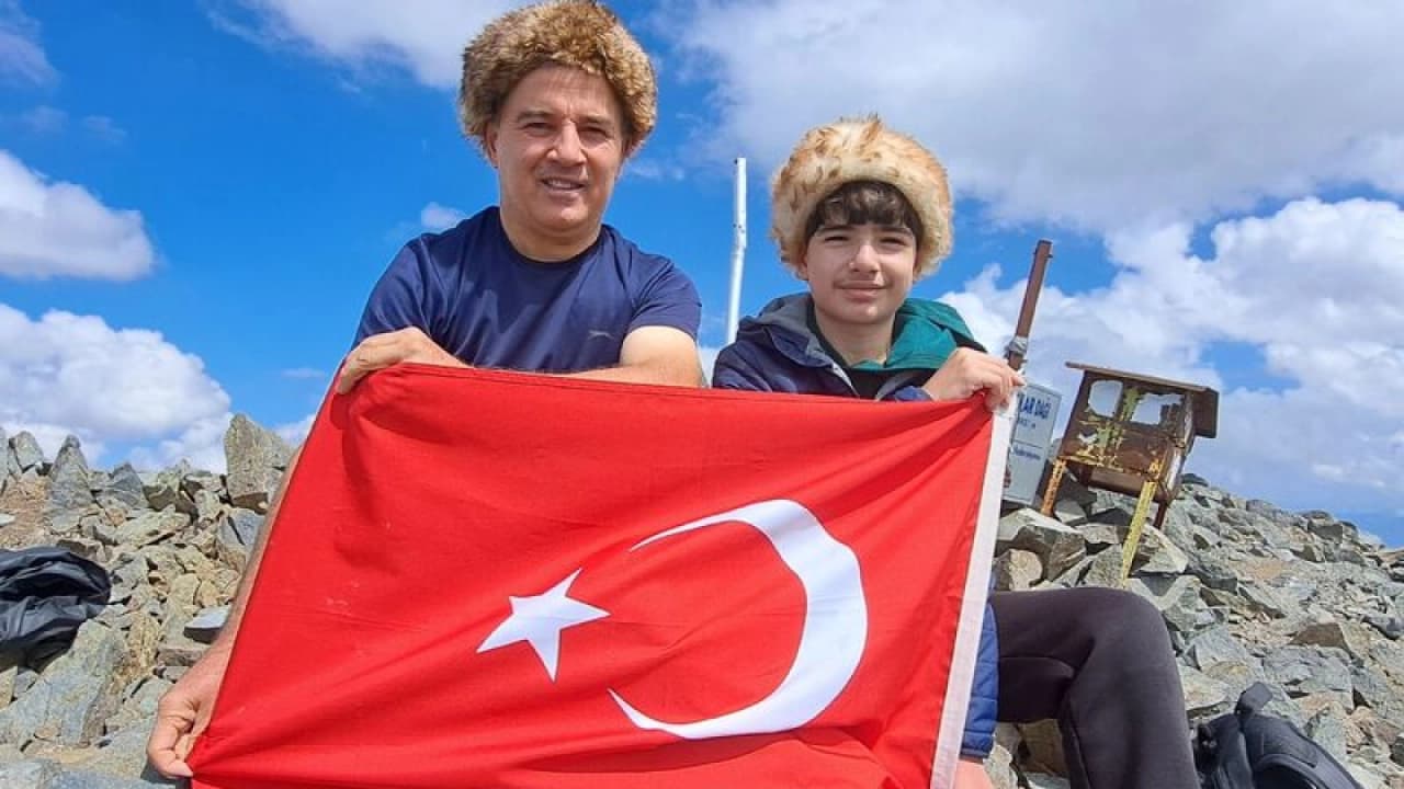 Trabzon'da 12 Yaşındaki Çocuk Kaçkar Dağı'nın Zirvesine Üçüncü Kez Çıktı