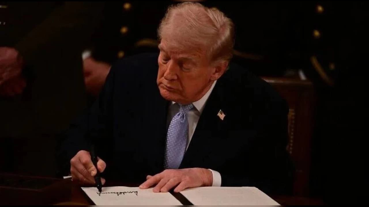 Trump'tan Rusya ve İran'a Kritik Yaptırım Yasasına Onay