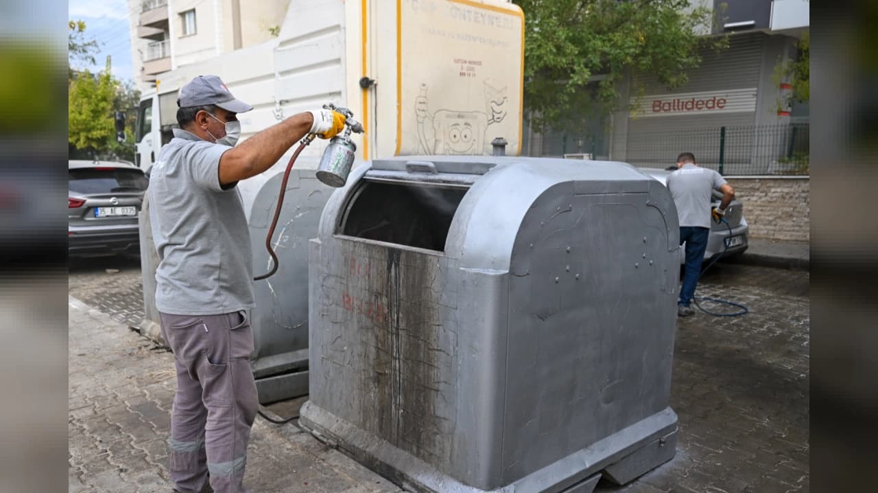 Bornova'dan Dünya Temizlik Günü'nde Dev Seferberlik: 49 Araçla Sahaya İndiler