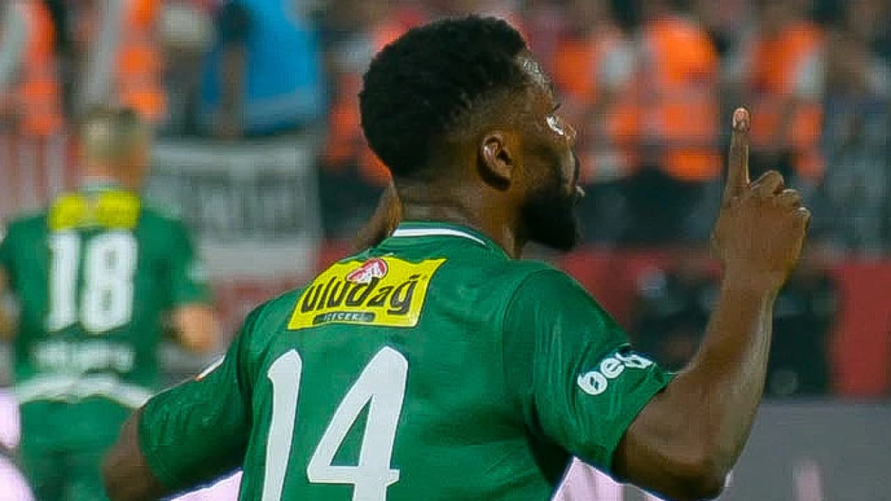 Bursaspor Deplasmanda Batman Petrolspor'u Devirdi, Zirveye Yerleşti!
