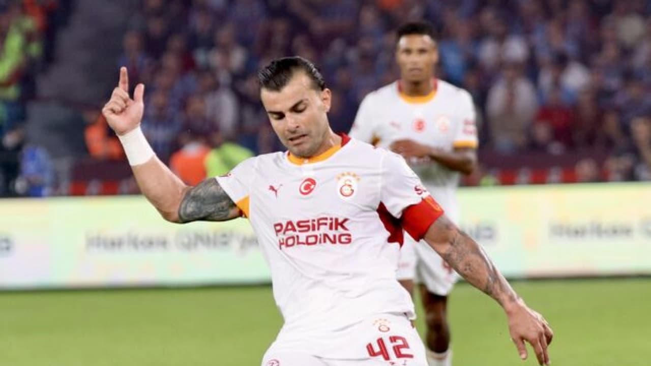 Galatasaray'da Trabzonspor Şoku! Abdülkerim Bardakcı'dan Taraftara Özür
