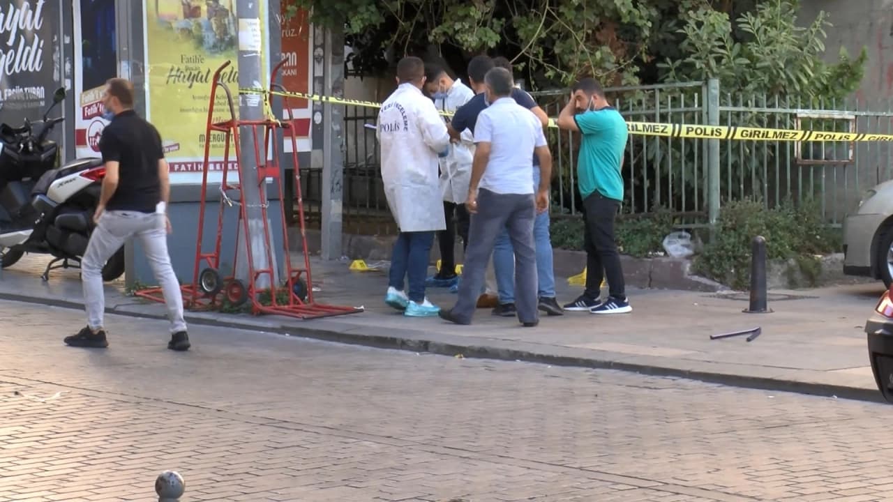 İstanbul Fatih'teki Döviz Ofisi Cinayetinde Husumet Detayı: Silahları Ofis Sahibi ve Yanındakiler Kullanmış