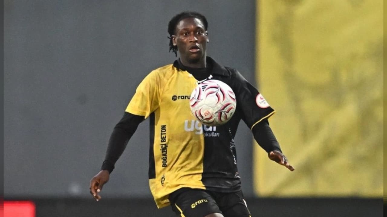 İstanbulsporlu Elvin Mendy Maç Dönüşü Kalp Krizi Şüphesiyle Hastaneye Kaldırıldı