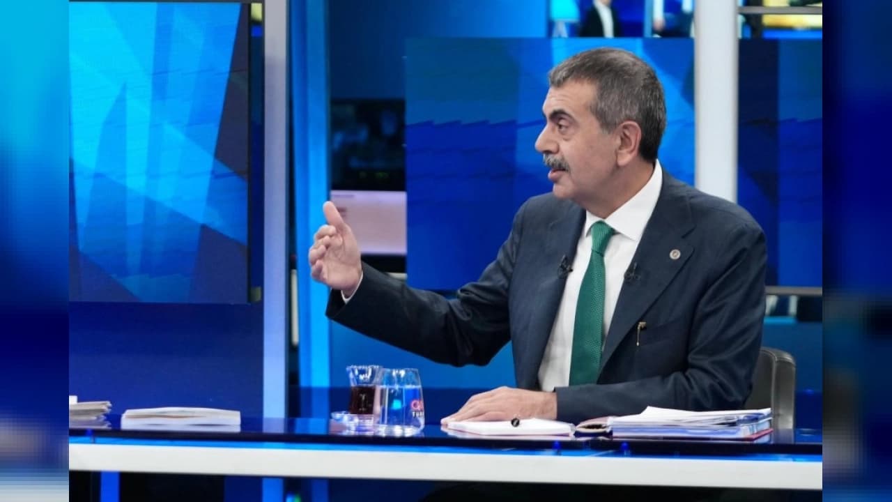 Milli Eğitim Bakanı Yusuf Tekin'den öğretmen kıyafetleri ve önlük açıklaması