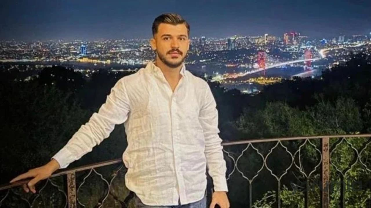 Şanlıurfa'da Koyun Sürüsüne Çarpan Otomobilin Sürücüsü Hayatını Kaybetti