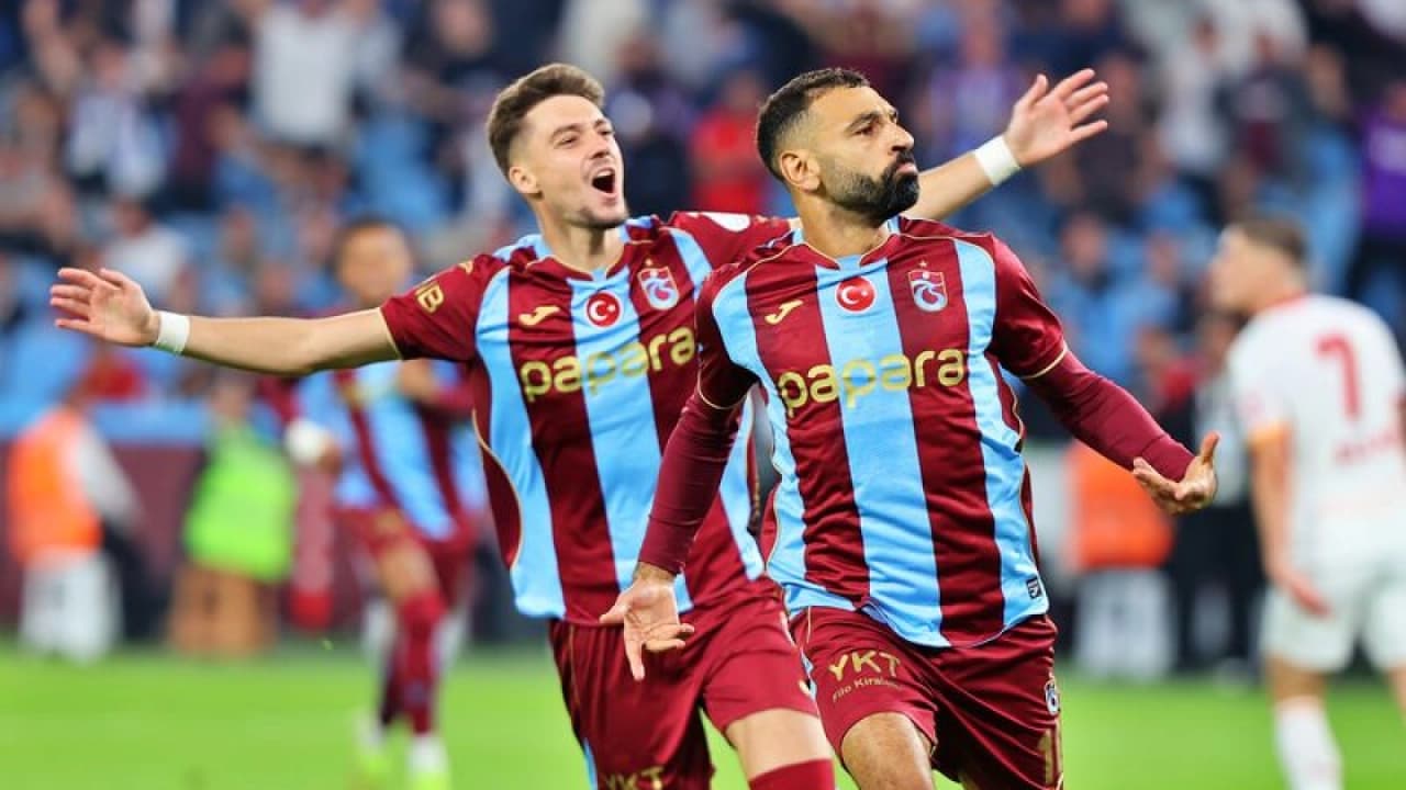 Trabzonspor'dan Papara Park'ta Tarihi Zafer: Galatasaray'ı 4-0'la Geçti