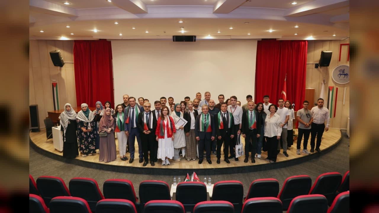 DEÜ'de Gazze İçin Bilim Seferberliği: Akademisyenler Zorlu Koşullarda Üretimi Anlattı