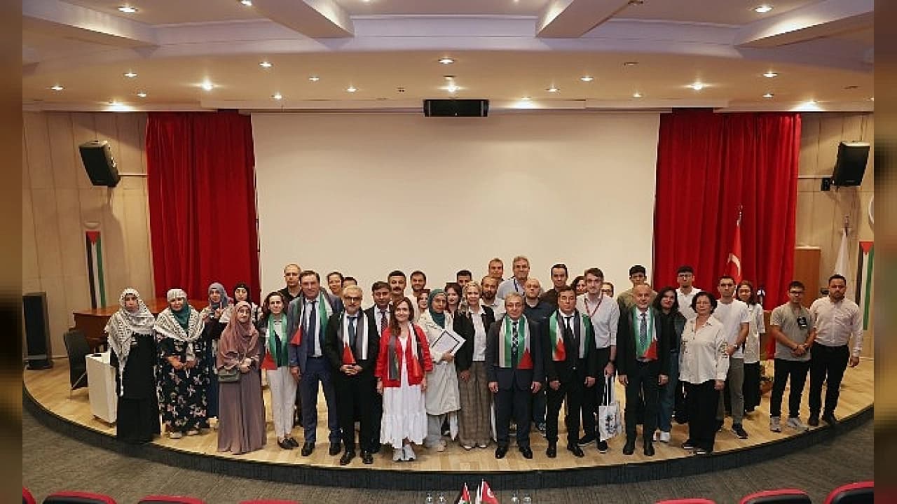 Dokuz Eylül Üniversitesinde "Gazze'de İnsanlık İçin Bilim Üretmek" Programı Düzenlendi