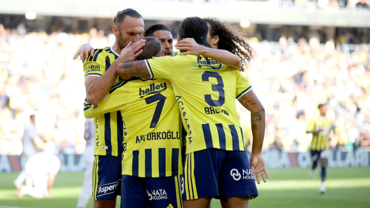 Fenerbahçe'den Eyüpspor Karşısında Tarihi Fark: 8-0'lık Zafer Avrupa Basınında Yankı Uyandırdı