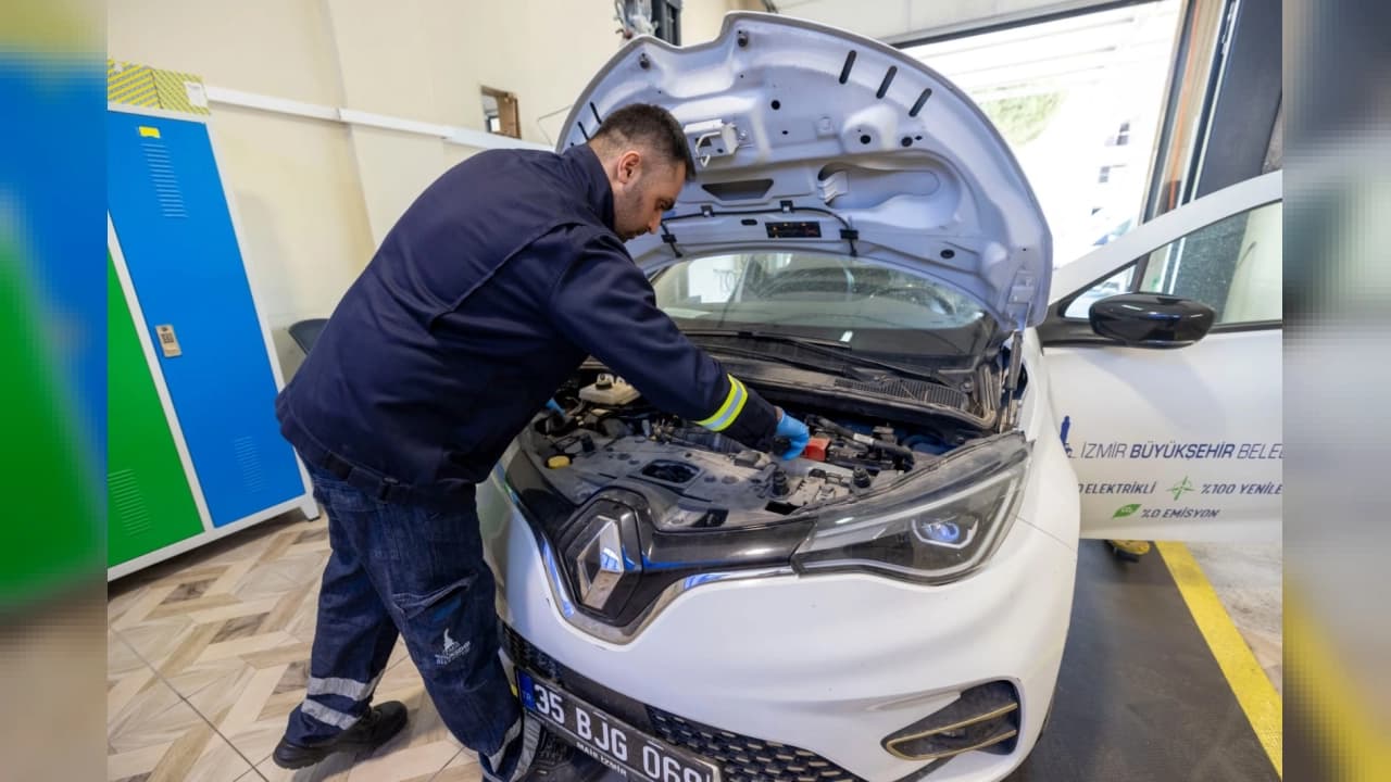 İzmir Büyükşehir Belediyesi'nin Elektrikli Filosundan 25 Milyon Liralık Tasarruf