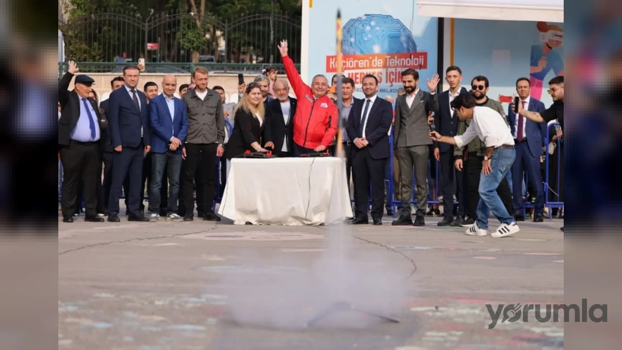 Keçiören'de Gökyüzüne Roket Fırlatıldı: TEKNOMER Şenliği'nde Gençler Becerilerini Sergiledi