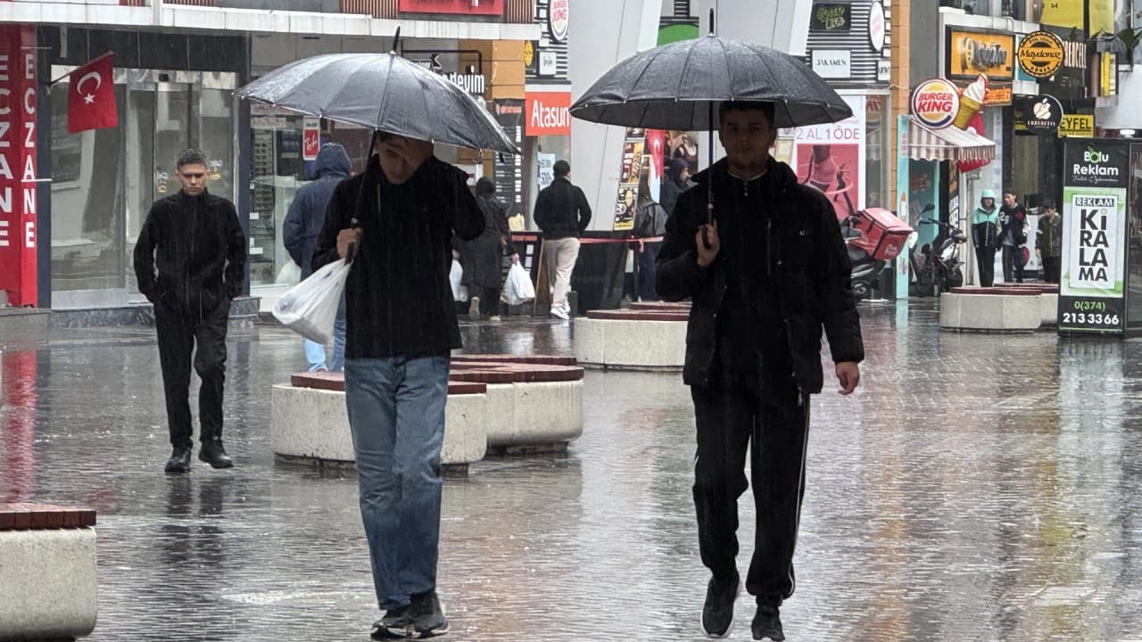 Meteoroloji'den Sağanak Yağış ve Toz Taşınımı Uyarısı: Güncel Hava Durumu Raporu