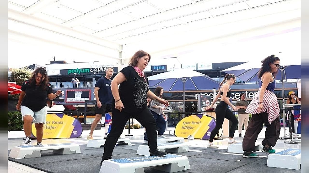 Nilüfer Belediyesi’nden Podyumpark’ta Geniş Katılımlı Outdoor Fitness Etkinliği
