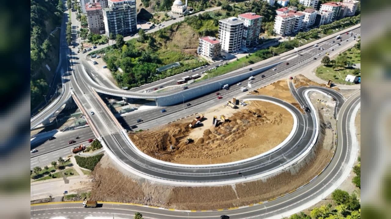 Samsun'da Kenan Şara Köprülü Kavşağı Trafiği Rahatlattı: Atatürk Bulvarı Nefes Aldı