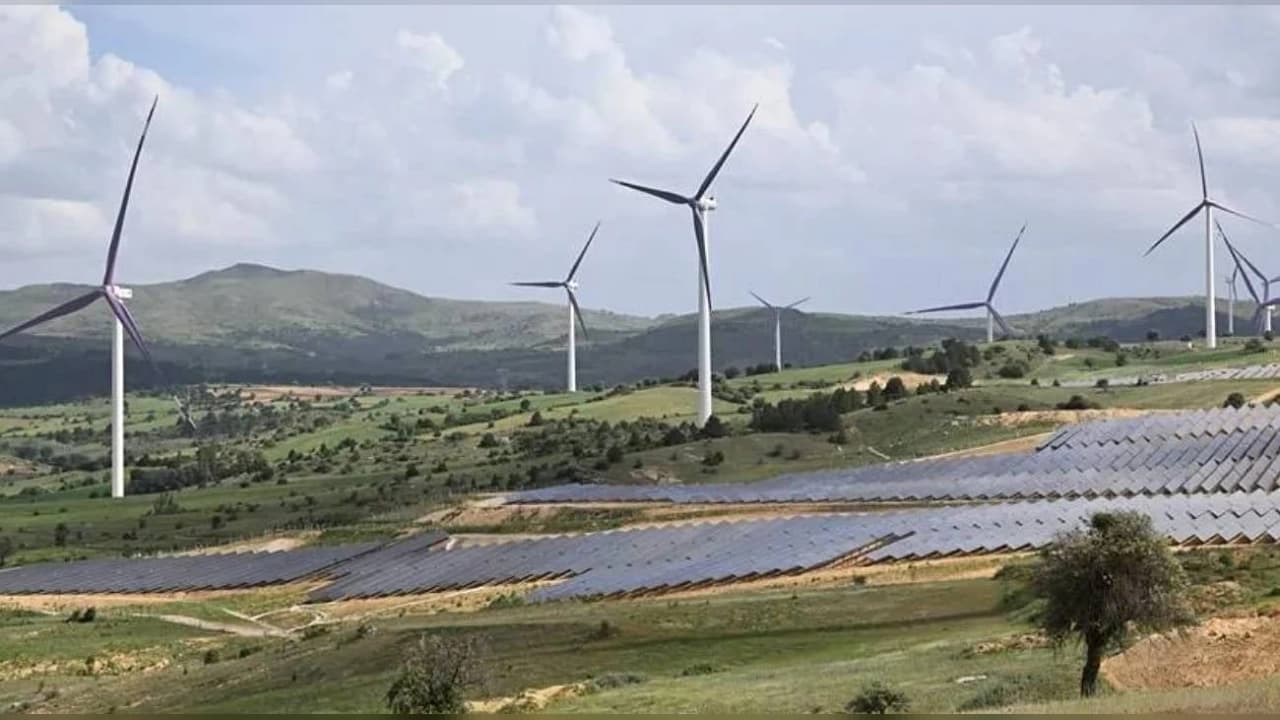 Türkiye’den Yenilenebilir Enerjide Büyük Atılım: Milyarlarca Dolar İthalat Engellendi