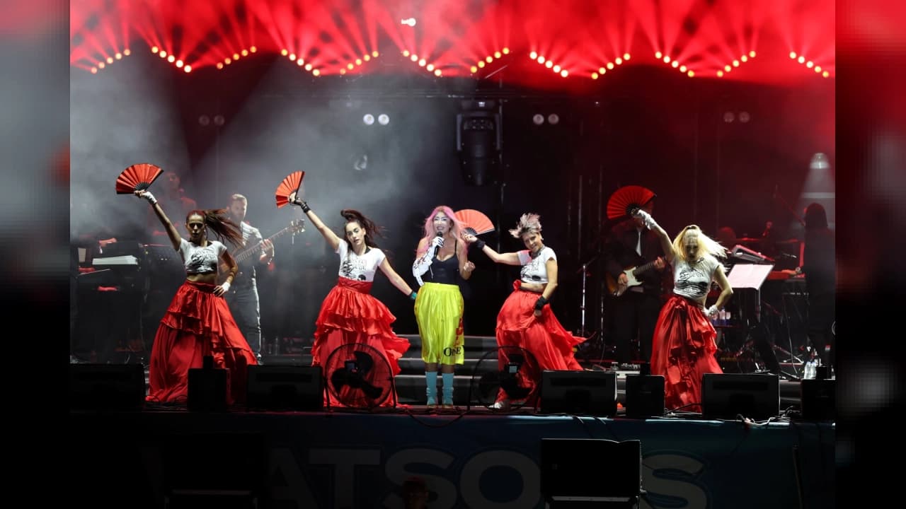 Watsons Gençlik Festivali 5. Yılında Binleri Buluşturdu: Hande Yener ve Yıldız İsimlerden Görsel Şölen