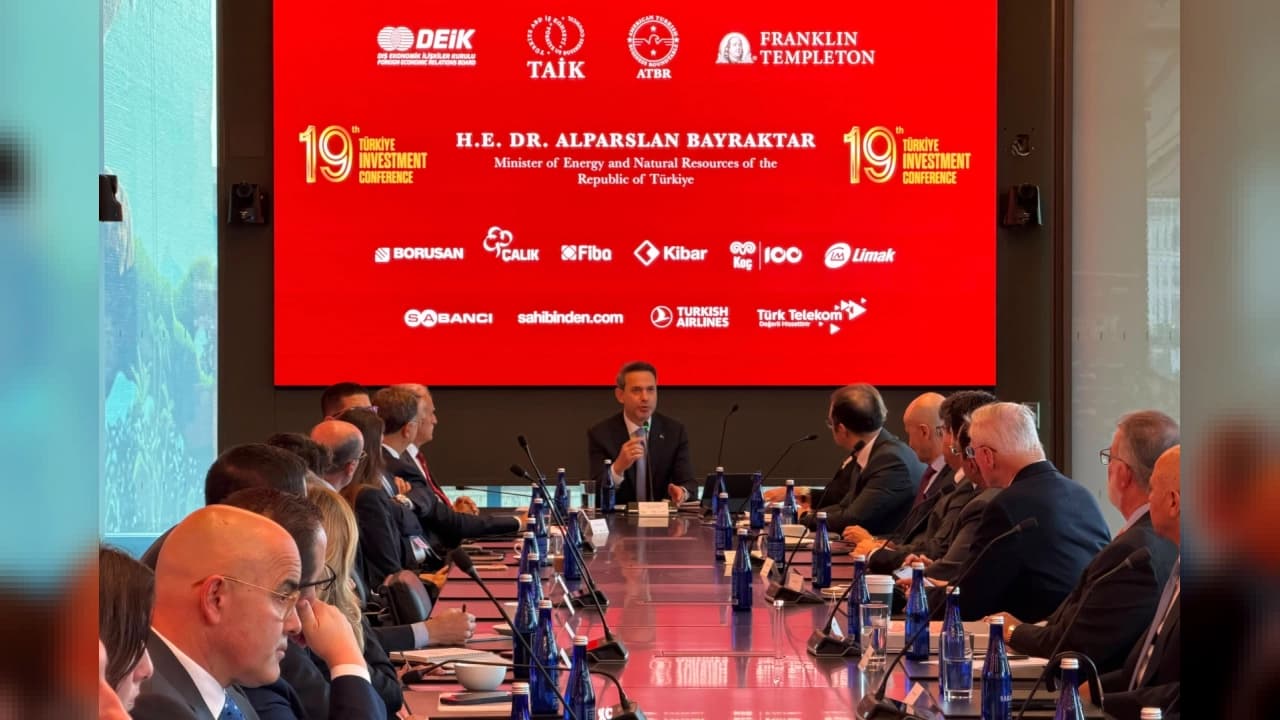 Bakan Bayraktar New York'ta Yatırımcılara Anlattı: Türkiye'nin Enerji Hedefleri