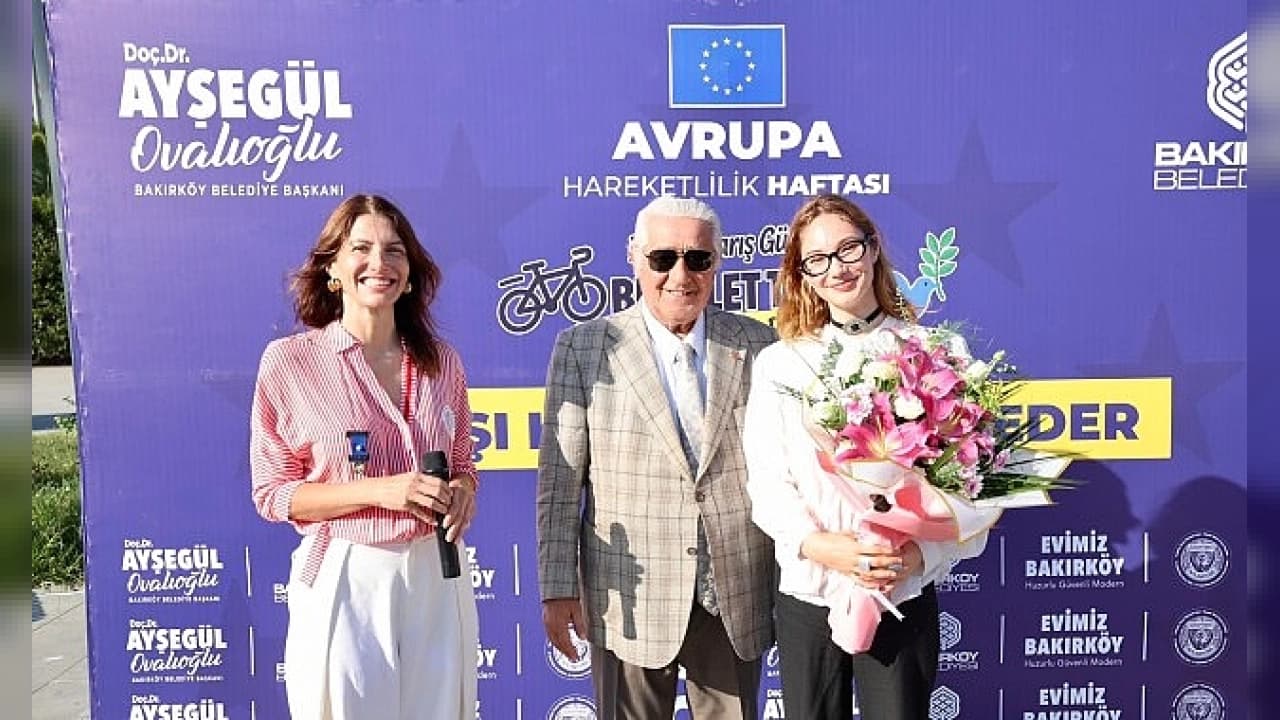 Bakırköy'de Avrupa Hareketlilik Haftası Dolu Dolu Geçti: Barış Güvercinleri Uçuruldu, Pedallar Çevrildi