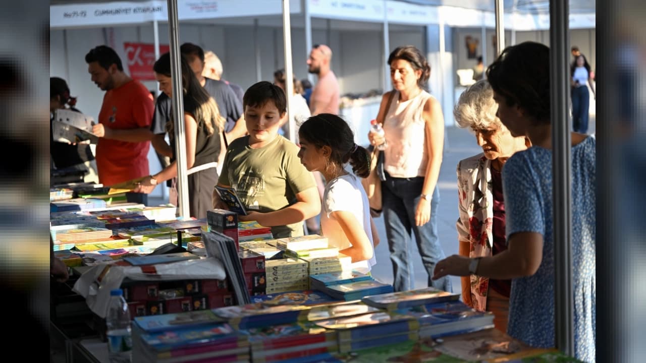 Bornova'da 7. Kitap Günleri Başlıyor: 790 Bin Eser ve 440 Yazar Okurlarla Buluşuyor