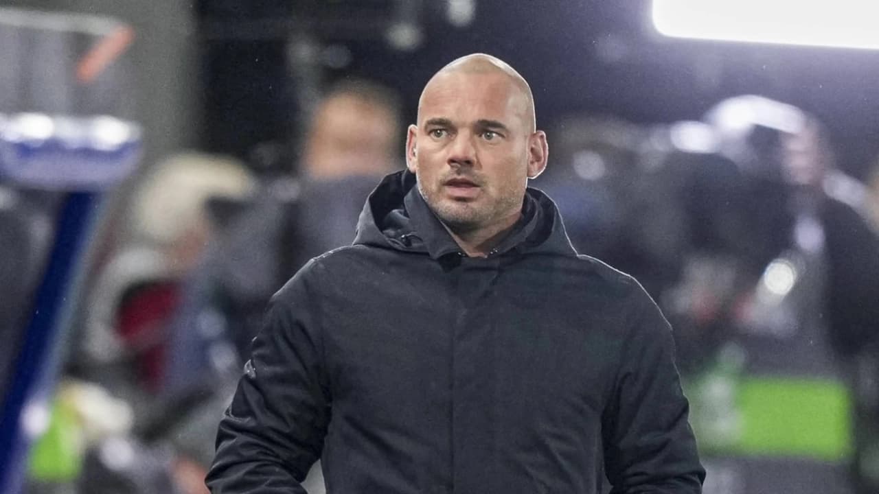 Galatasaray'ın Efsanesi Wesley Sneijder'in Hatıraları Müzayedede Satışa Çıktı