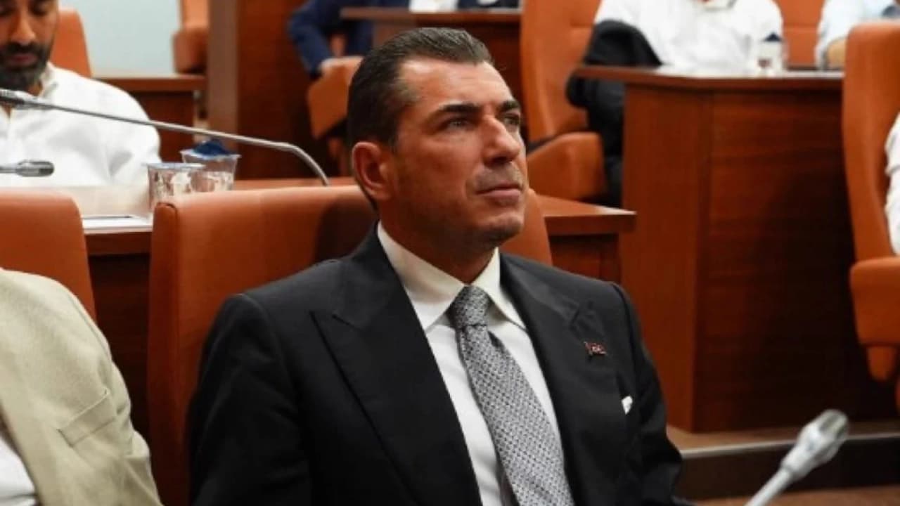 İBB Meclis Üyesi Ekrem Eray Arda CHP'den İstifa Etti: "Söz Almak Mucize Haline Geldi