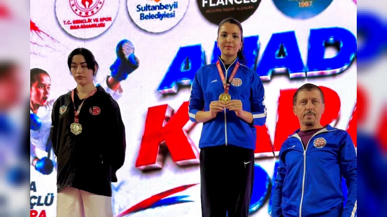 Meltem Şahin'den İstanbul'da Altın Madalya: Anadolu Karate Open'da Zirveye Çıktı