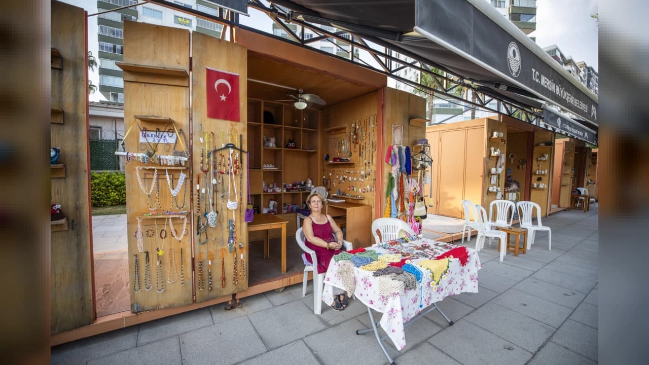 Mersin'de Kadın Emeğine Büyükşehir Desteği: Üretici Kadınlar Gelir Kapısına Kavuşuyor