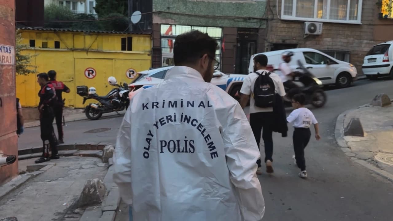 Şişli'de Şüpheli Olay: Odasında Başından Vurulan Eski Güvenlik Görevlisi Ağır Yaralı