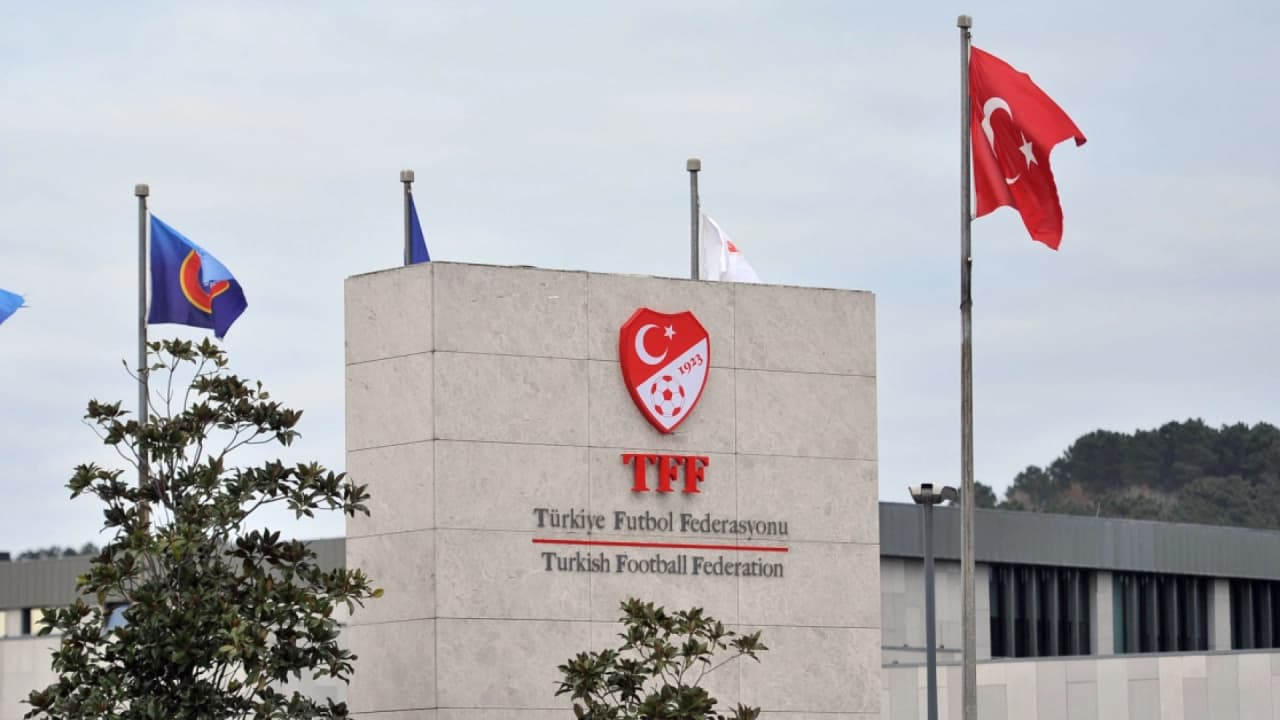 Süper Lig'de 6. Haftanın VAR Kayıtları Açıklandı: Ugochukwu ve Kritik Penaltı Konuşmaları Yayında