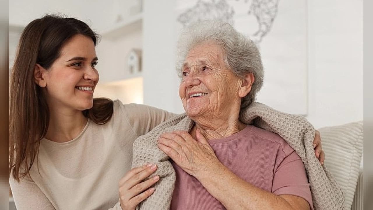 Unutkanlık Ne Zaman Tehlikeli? Uzman Nörolog Açıkladı: Her Hafıza Kaybı Alzheimer Değil