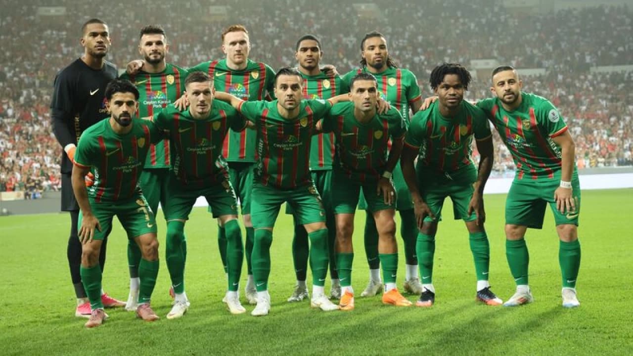 Amed Sportif Faaliyetler Süper Lig'e Fırtına Gibi Başladı: Zirvenin Sahibi Diyarbakır Ekibi