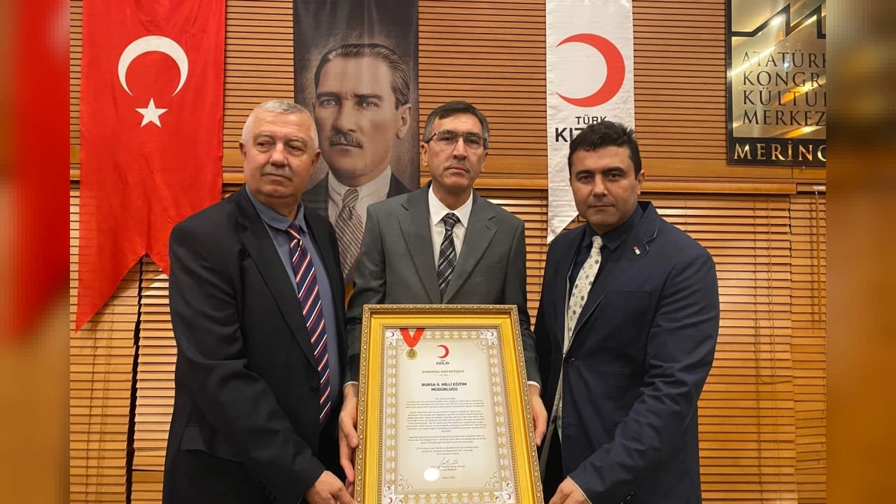 Bursa'da Rekor Kan Bağışı: 19 Okulda 18 Bin Üniteyi Aştı