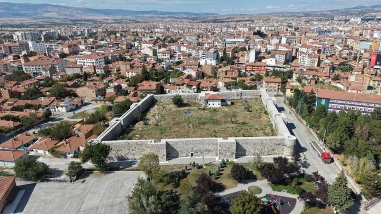 Çorum Kalesi Restorasyonunda İkinci Etap Tamamlandı: İç İhale Ekim Ayında Yapılacak