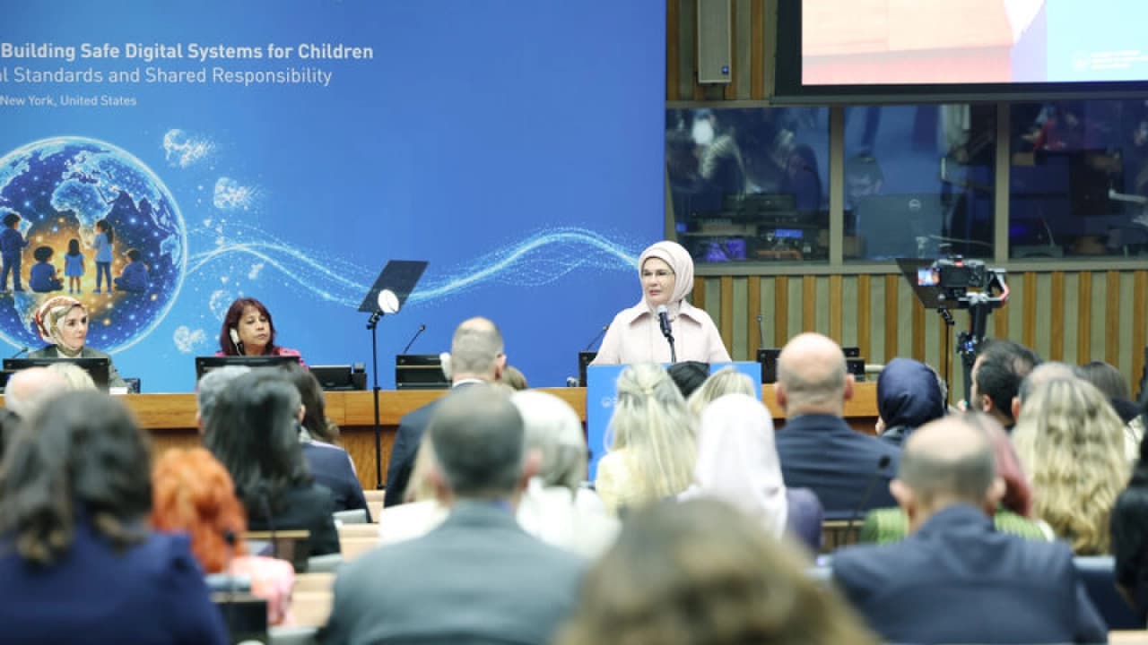 Emine Erdoğan'dan Dijital Güvenlik Vurgusu: "Çocukların Güvenliği Hepimizin Sorumluluğu