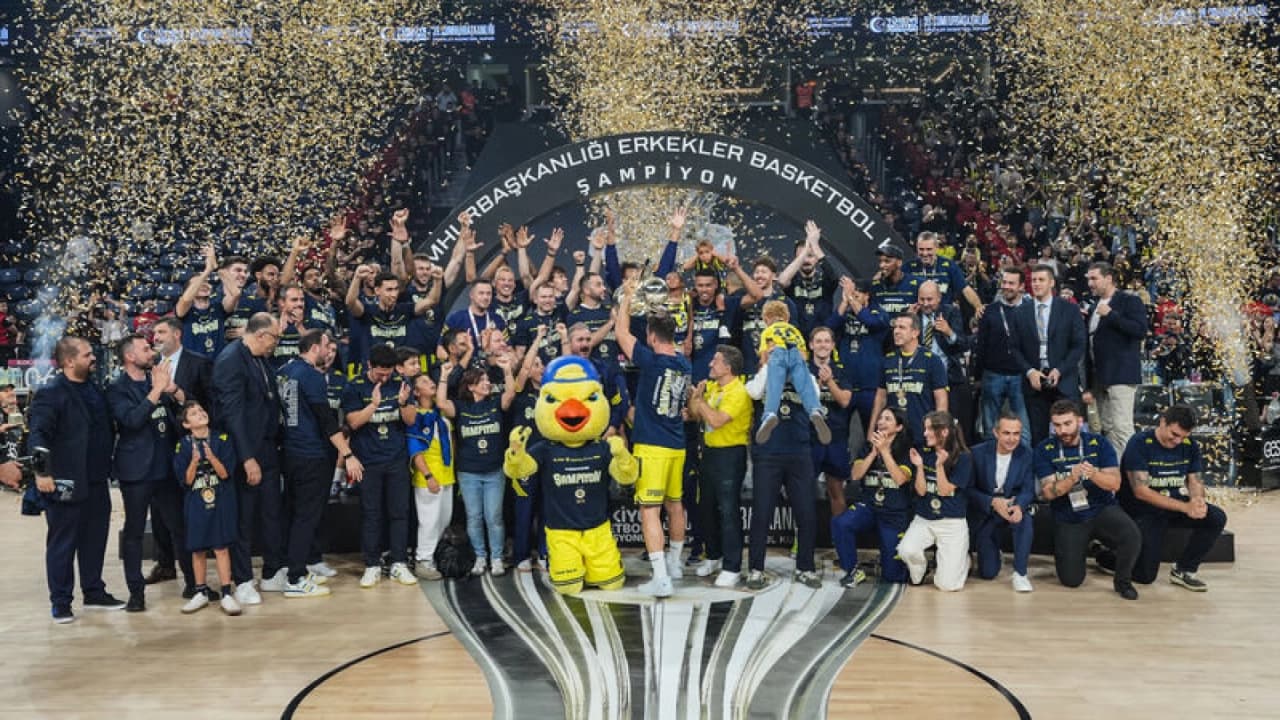 Fenerbahçe Tarfin Cumhurbaşkanlığı Kupası'nı Kazandı: Beşiktaş'ı Mağlup Eden Sarı-Lacivertliler Zirvede