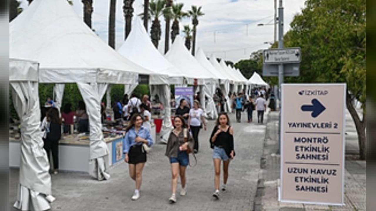 İZKİTAP-8. İzmir Kitap Fuarı Kültürpark'ta Kitapseverlerin Akınına Uğradı