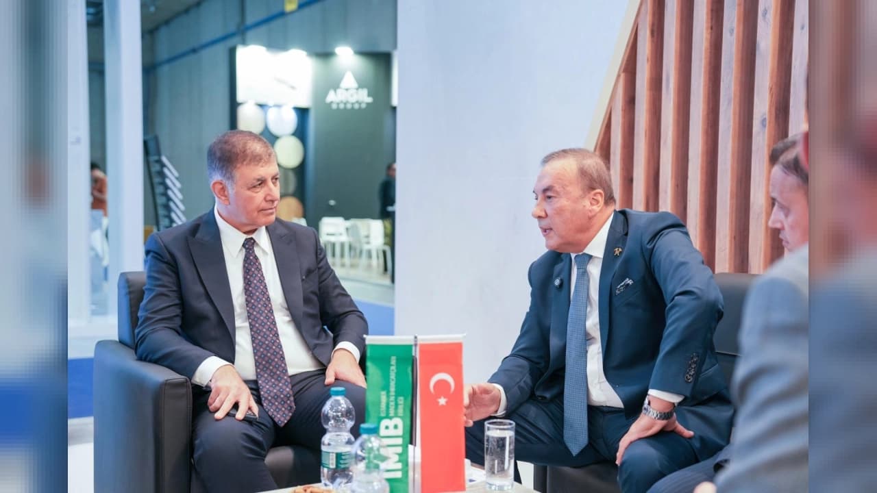 İzmir Büyükşehir Belediye Başkanı Tugay İtalya'da: Marble İzmir ve Marmomac İş Birliği Güçleniyor