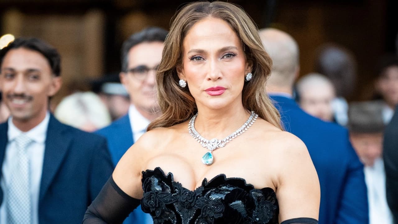 Milano'da Jennifer Lopez Fırtınası: Vogue World Gecesine İtalyan İhtişamı Damga Vurdu