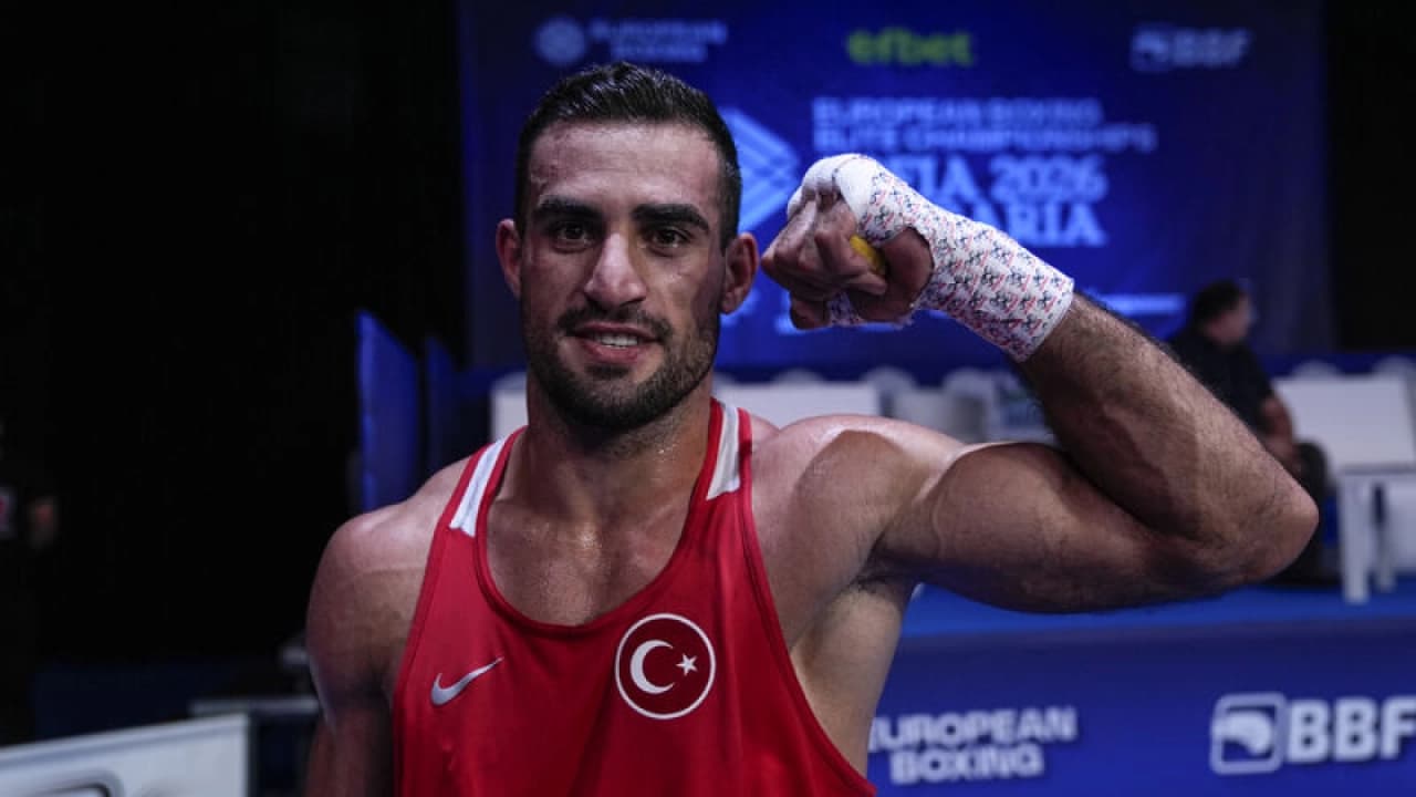 Millî boksör Emrah Yaşar Avrupa Şampiyonası'nda finale yükseldi