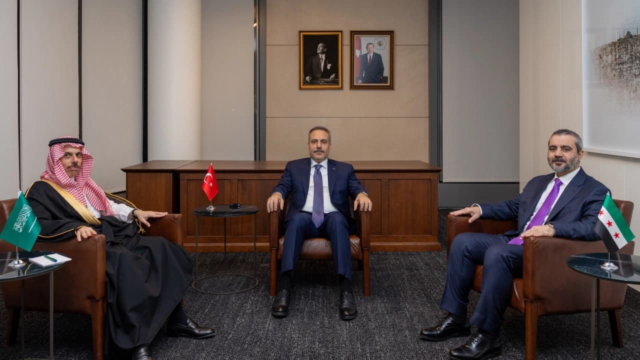 New York'ta Kritik Diplomasi Trafiği: Türkevi'nde Türkiye-Suriye-Suudi Arabistan Zirvesi