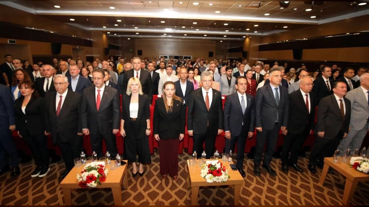 Antalya Su Zirvesi'nde Kritik Uyarı: 150 Metreden Su Bulunamıyor, Gelecek Tehlikede